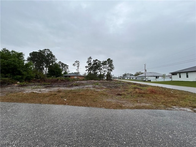 Listing photo 2 for 3915 26th St SW, Lehigh Acres FL 33726