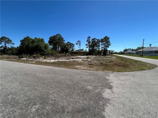 Listing photo 2 for 3915 26th St SW, Lehigh Acres FL 33726