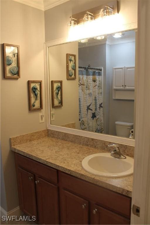 full bath with a shower with shower curtain, vanity, toilet, and crown molding