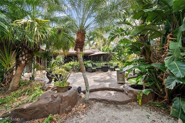 view of patio featuring an outdoor living space