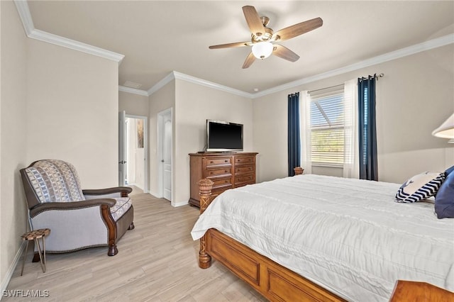 bedroom with light wood-style floors, baseboards, ornamental molding, and a ceiling fan