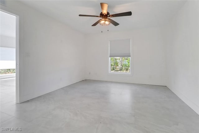 empty room with a ceiling fan