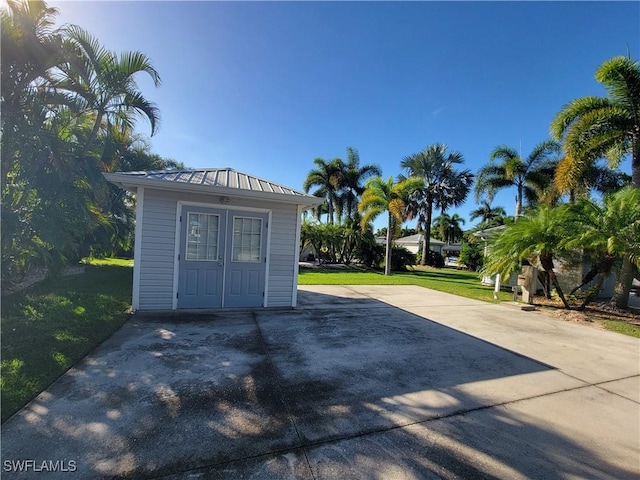 Listing photo 3 for 10130 Sunnywood Ct, Fort Myers FL 33905