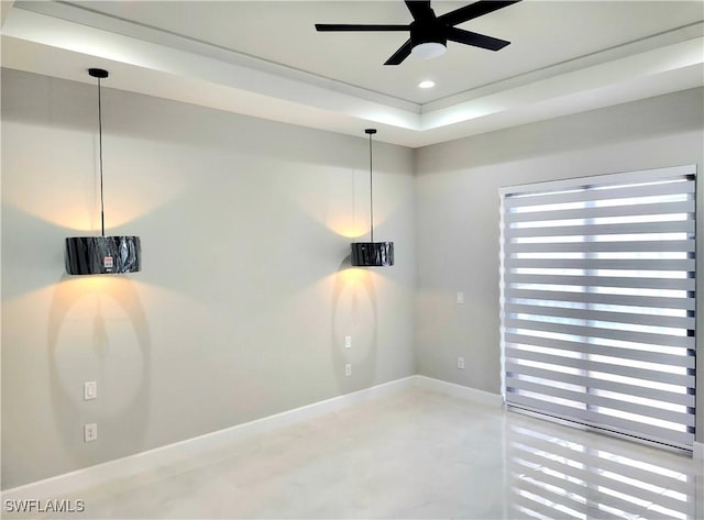 empty room featuring finished concrete flooring, baseboards, a ceiling fan, and recessed lighting