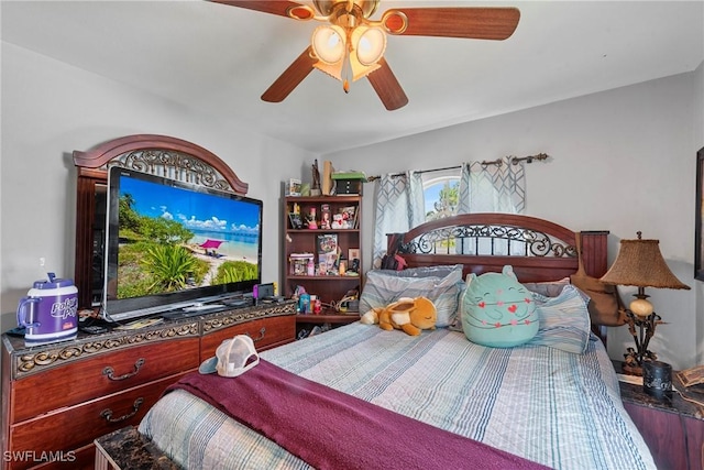 bedroom with a ceiling fan