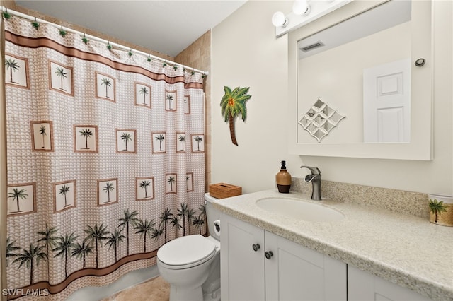 full bathroom with visible vents, toilet, vanity, and a shower with curtain