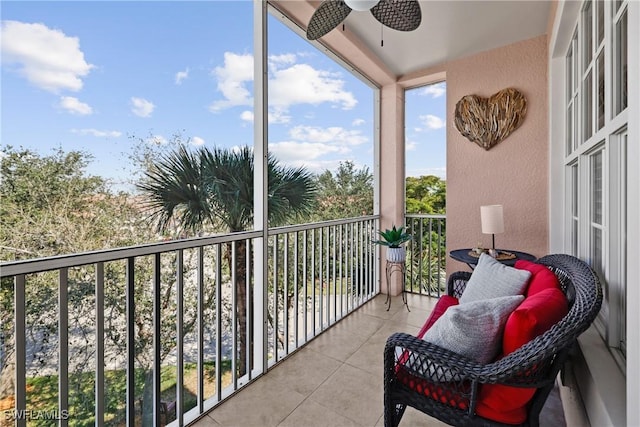 balcony featuring ceiling fan