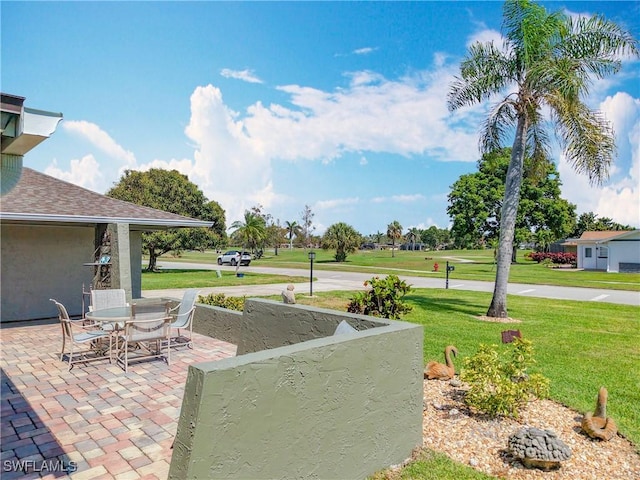 4364 Beechwood Lake Dr, Naples, FL 34112 - view of patio / terrace