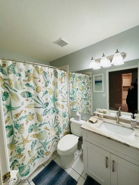 full bath featuring curtained shower, tile patterned flooring, toilet, vanity, and visible vents