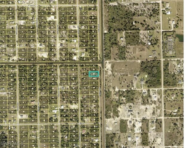 Listing photo 3 for 321 Hines Ave, Lehigh Acres FL 33936