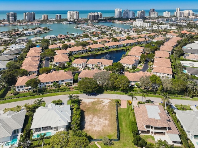 Listing photo 3 for 732 Park Shore Ct, Naples FL 34103