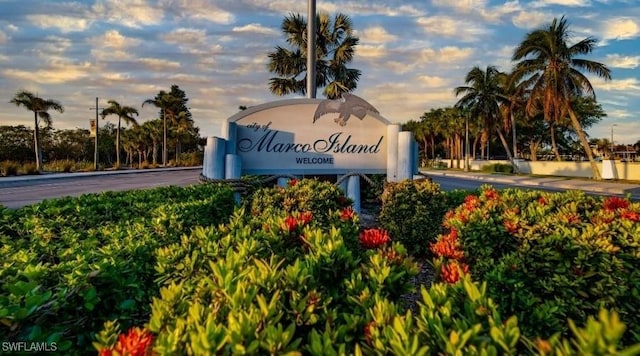 view of community / neighborhood sign