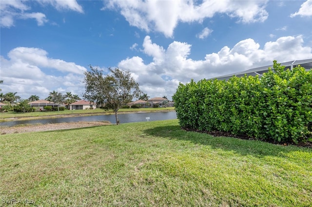 view of yard featuring a water view