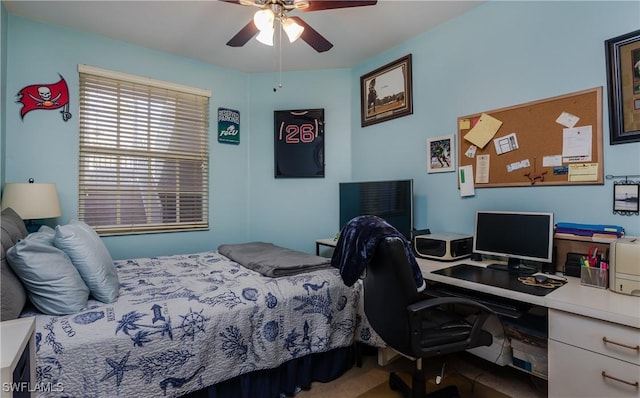 bedroom with ceiling fan