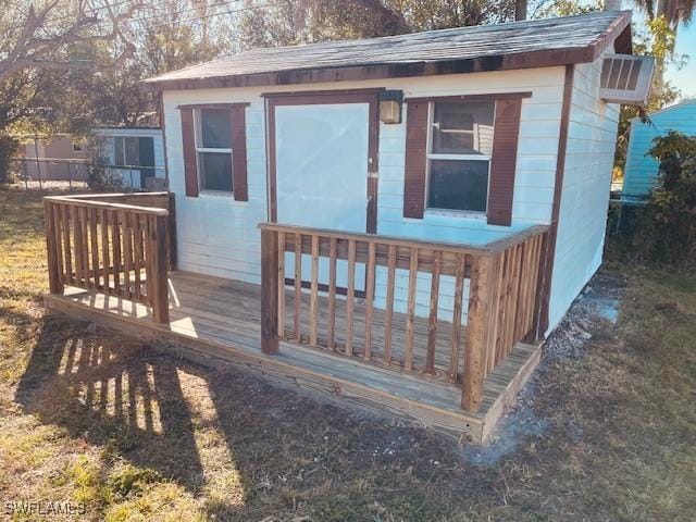 view of outdoor structure with an outdoor structure