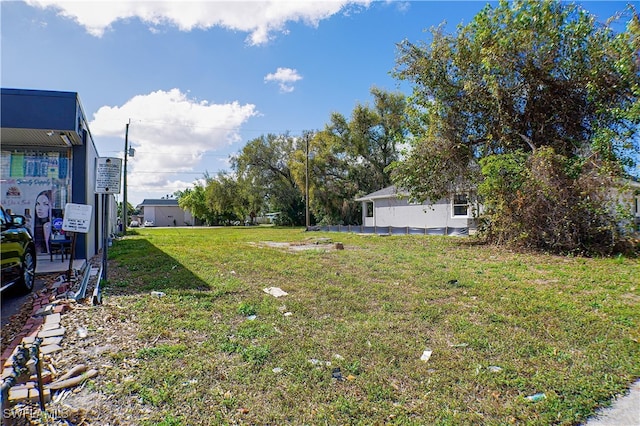 Listing photo 2 for 1928 Jefferson Ave, Fort Myers FL 33901