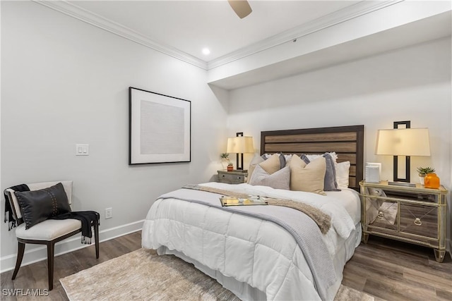 bedroom with baseboards, a ceiling fan, wood finished floors, crown molding, and recessed lighting