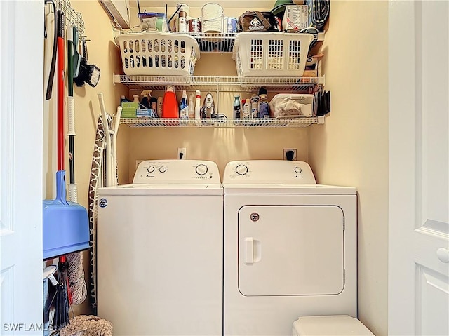 8096 Queen Palm Ln Unit 227, Fort Myers, FL 33966 - laundry area featuring washer and clothes dryer and laundry area
