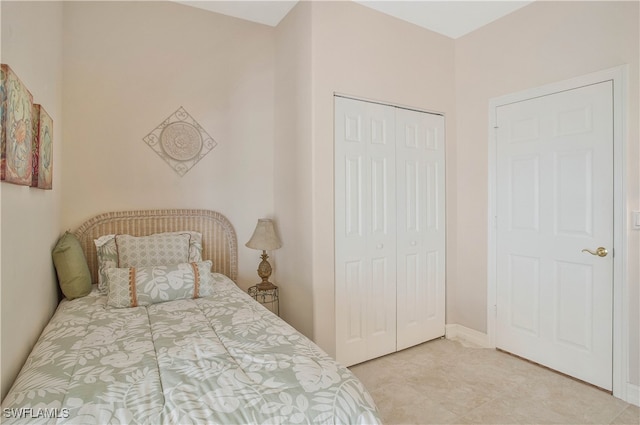 bedroom featuring a closet