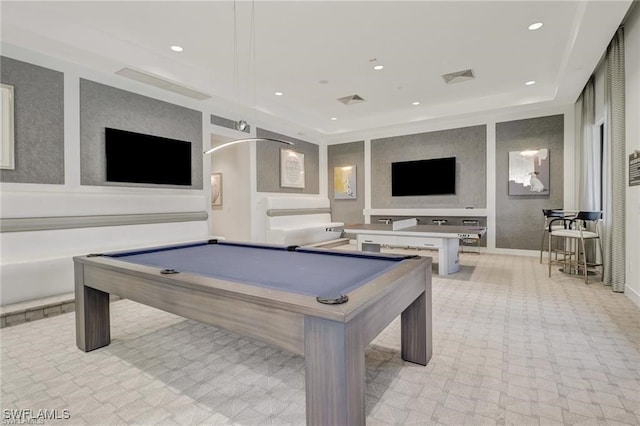 rec room featuring visible vents, recessed lighting, and billiards