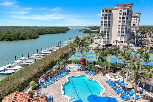 bird's eye view featuring a water view