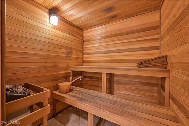 view of sauna / steam room