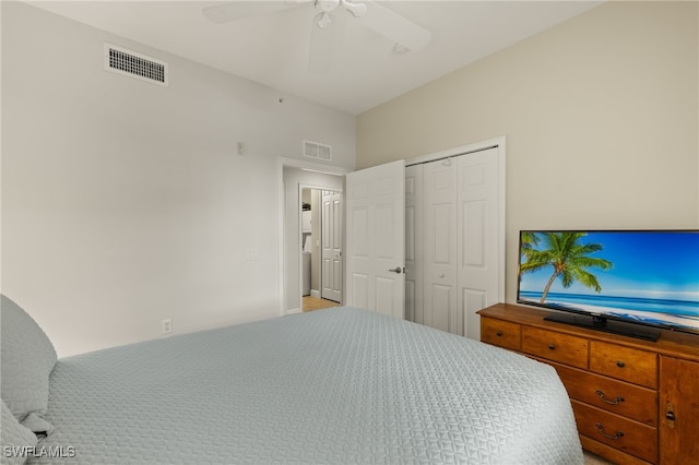 bedroom with ceiling fan, a closet, and visible vents