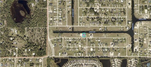 Listing photo 3 for 927 NE 32nd Ter, Cape Coral FL 33909