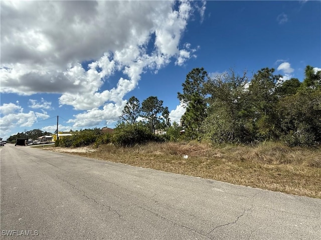 Listing photo 2 for 1017 State Ave, Lehigh Acres FL 33972