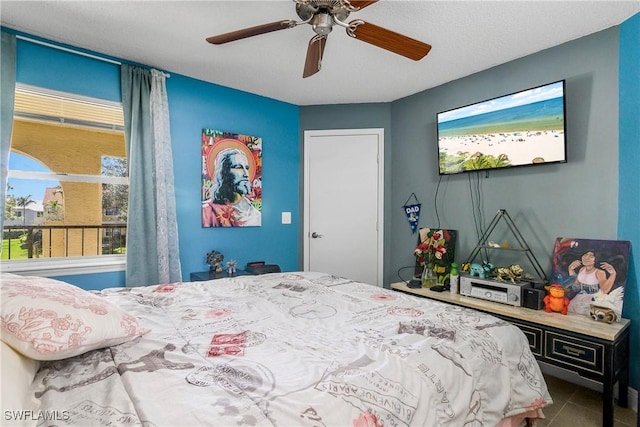 bedroom featuring a ceiling fan