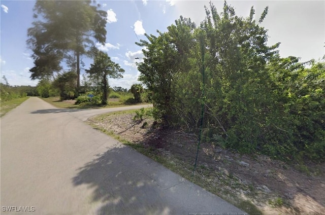 Listing photo 2 for 536 Osage Ave S, Lehigh Acres FL 33974