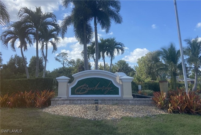 view of community / neighborhood sign