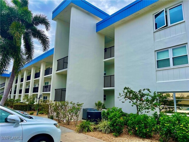 1828 Pine Valley Dr Unit 102, Fort Myers, FL 33907 - photo 1