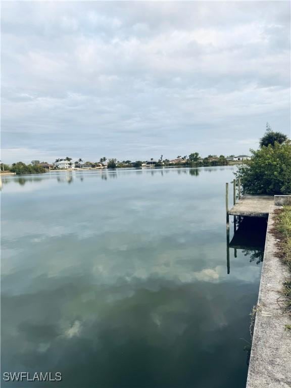 Listing photo 3 for 1815 NE 3rd Ave, Cape Coral FL 33909