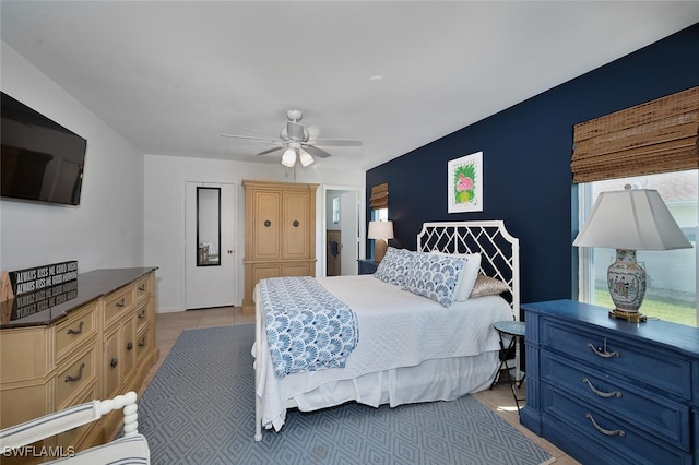 bedroom with ceiling fan