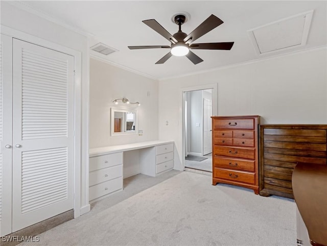 bedroom with visible vents, light carpet, ceiling fan, and crown molding