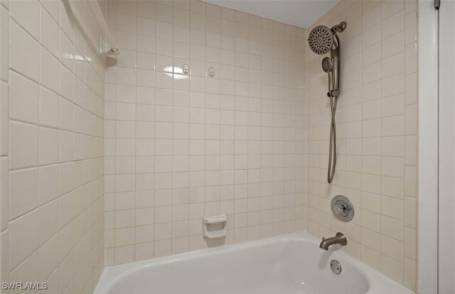 full bathroom featuring washtub / shower combination