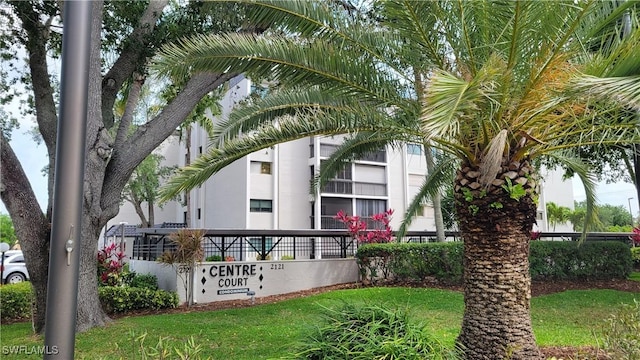 2121 Collier Ave Unit 405, Fort Myers, FL 33901 - exterior space