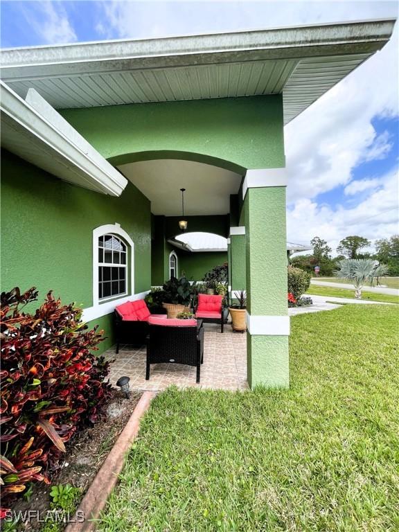 view of patio featuring an outdoor hangout area