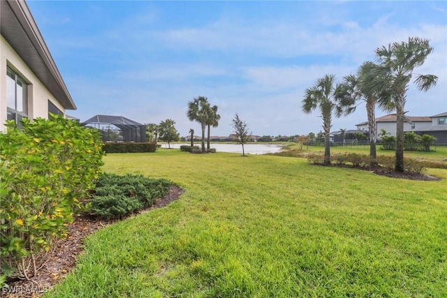 view of yard featuring a water view