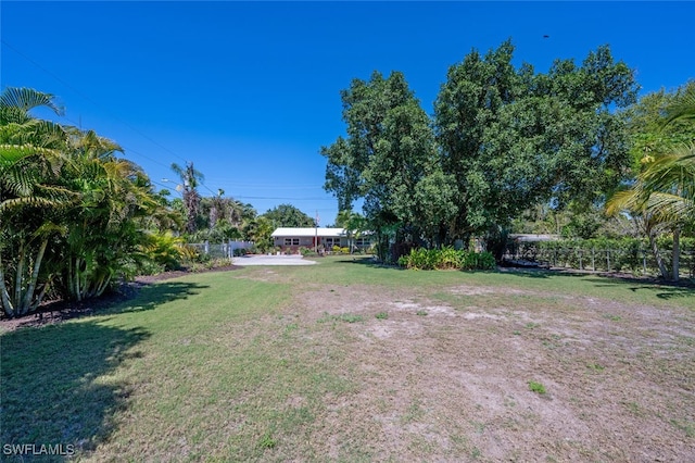 view of yard featuring fence