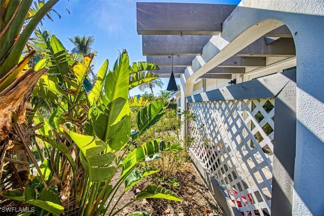 312 Periwinkle Way Unit 9, Sanibel, FL 33957 - exterior view