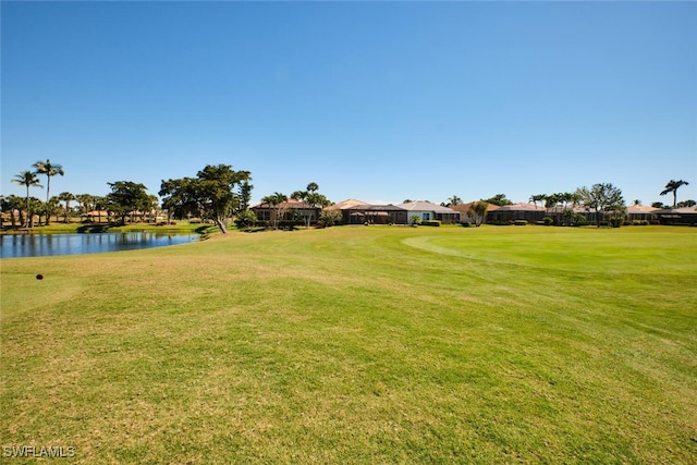 view of yard featuring a water view