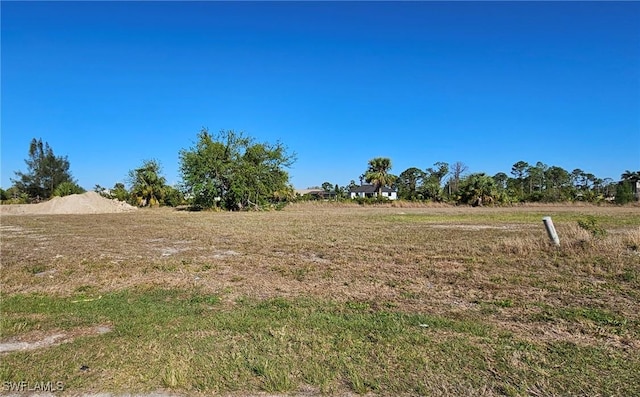 Listing photo 2 for 3343 NE 18th Ave, Cape Coral FL 33909