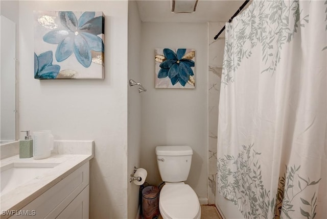 full bathroom with toilet, vanity, and shower / tub combo