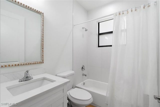 full bath featuring vanity, toilet, and shower / bathtub combination with curtain