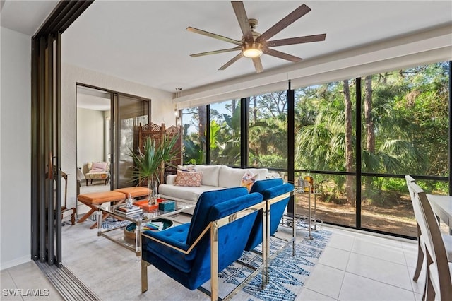 sunroom / solarium with ceiling fan