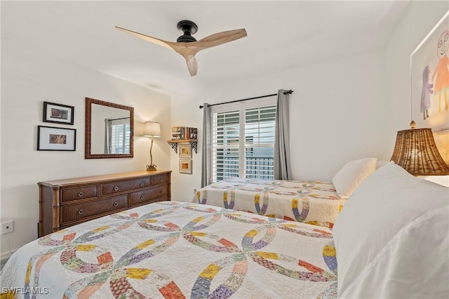 bedroom with ceiling fan