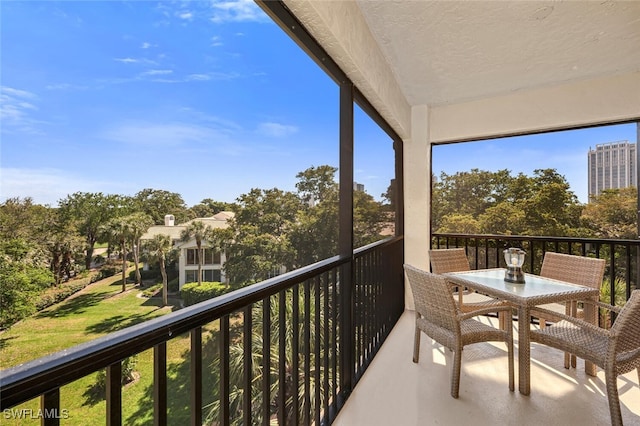 balcony with outdoor dining space