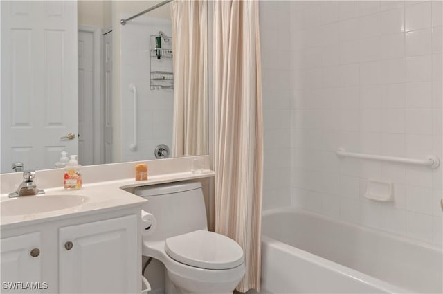 full bath featuring toilet, vanity, and shower / bath combo